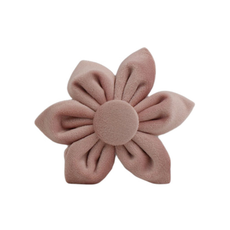 Blush and Soft Pinks: Romantic and delicate, spring and summer weddings.