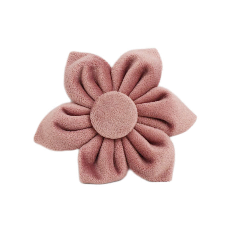 Blush and Soft Pinks: Romantic and delicate, spring and summer weddings.