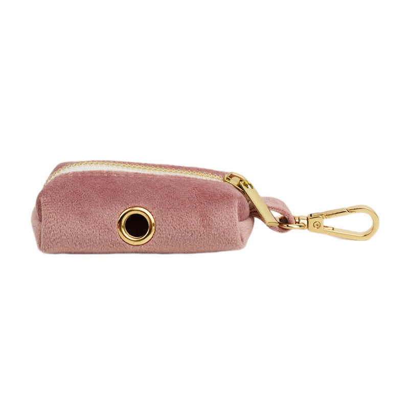 Blush and Soft Pinks: Romantic and delicate, spring and summer weddings.