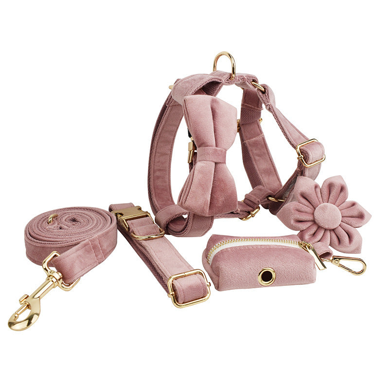 Blush and Soft Pinks: Romantic and delicate, spring and summer weddings.